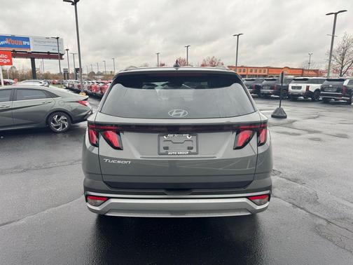 2026 Hyundai TUCSON SEL