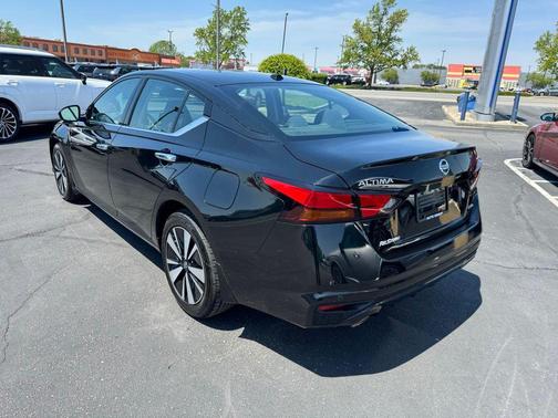 Super Black 2019 Nissan Altima 2.5 SV