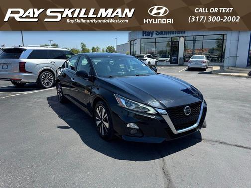 Super Black 2019 Nissan Altima 2.5 SV