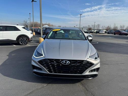 2023 Hyundai SONATA SEL