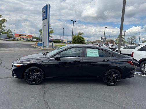 Abyss Black 2026 Hyundai ELANTRA Sport