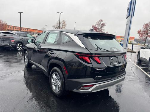 2026 Hyundai TUCSON SE