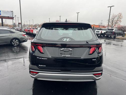 2026 Hyundai TUCSON SE