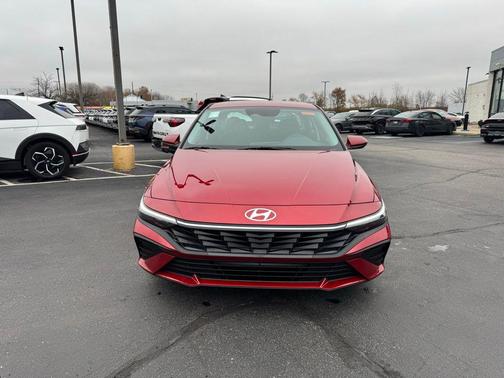 2026 Hyundai ELANTRA SE