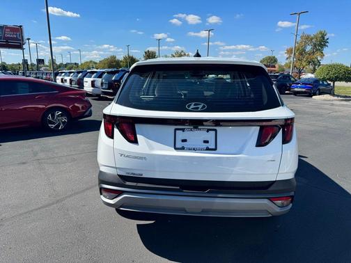 2026 Hyundai TUCSON SE