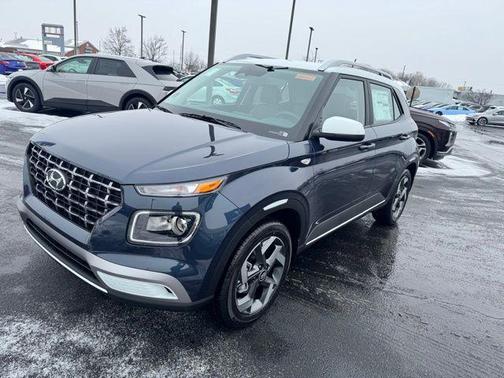 2026 Hyundai VENUE SEL w/Two-Tone Roof