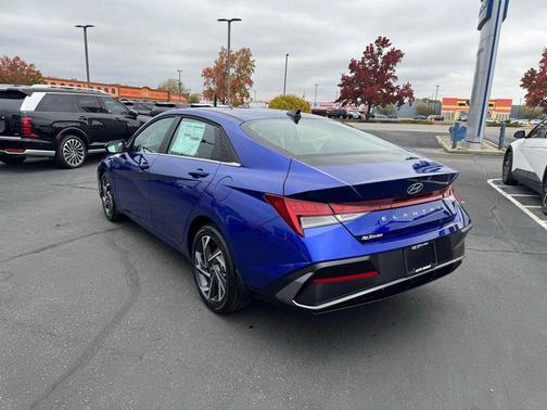 2025 Hyundai ELANTRA SEL
