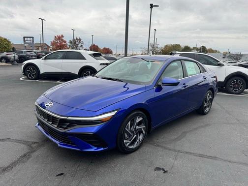 2025 Hyundai ELANTRA SEL