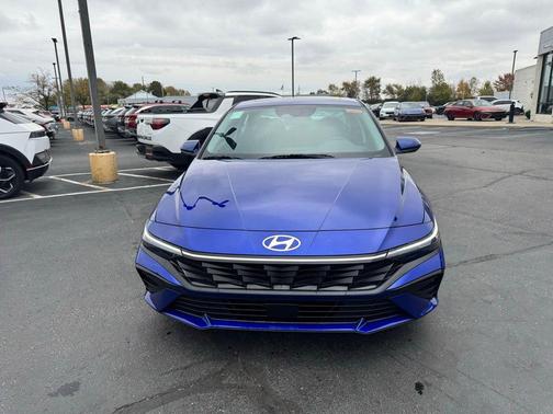 2025 Hyundai ELANTRA SEL