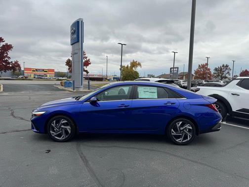 2025 Hyundai ELANTRA SEL
