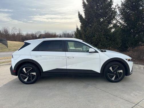 2025 Hyundai IONIQ 5 SE