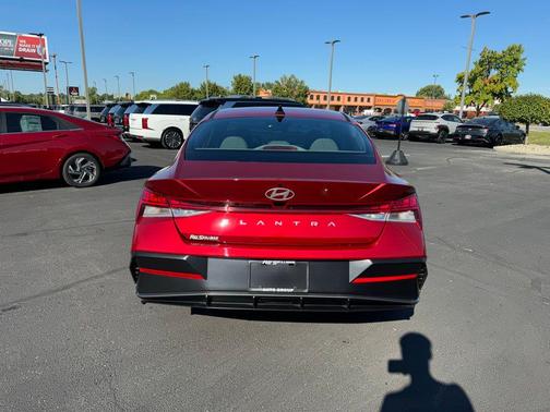 2025 Hyundai ELANTRA SEL