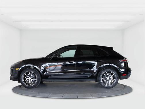 2025 Porsche Macan AWD