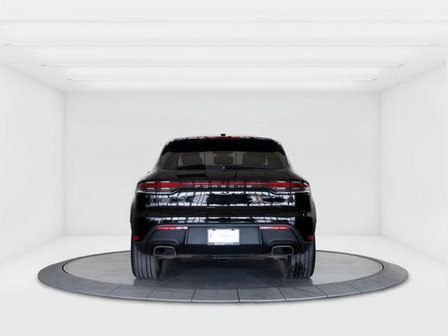 2025 Porsche Macan AWD