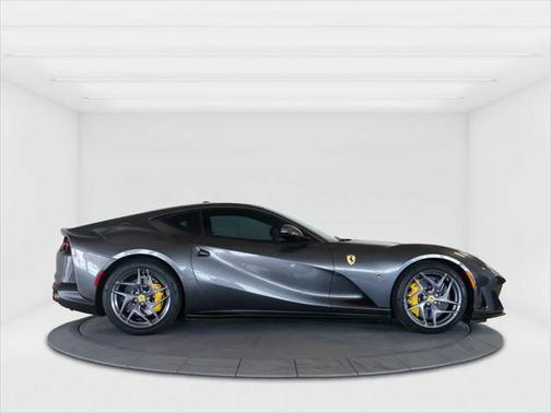 2019 Ferrari 812 Superfast Base