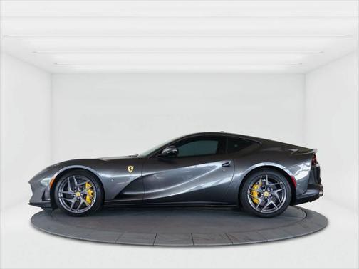 2019 Ferrari 812 Superfast Base
