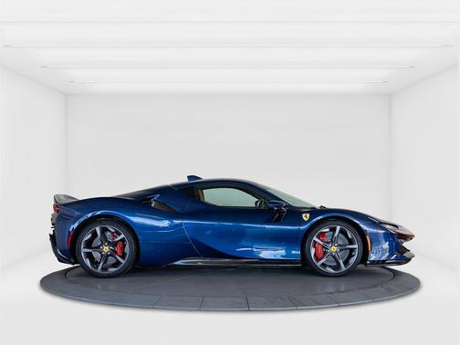 2022 Ferrari SF90 Stradale 