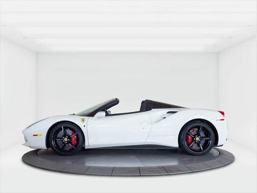 2018 Ferrari 488 Spider Base