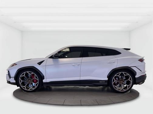 2023 Lamborghini Urus Performante