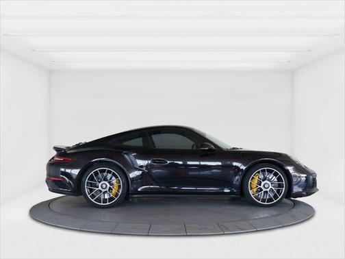 2019 Porsche 911 Turbo S