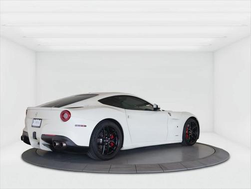 2014 Ferrari F12berlinetta Base