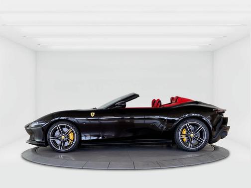 Nero 2025 Ferrari Roma Spider