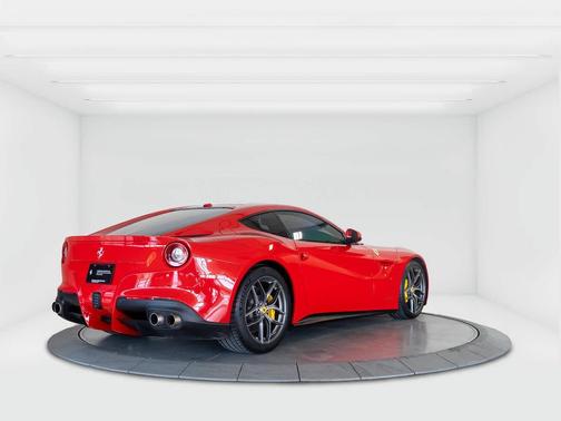 Rosso Corsa 2015 Ferrari F12berlinetta Base