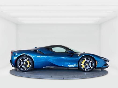 2025 Ferrari SF90 Spider Convertible