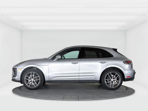 2025 Porsche Macan AWD