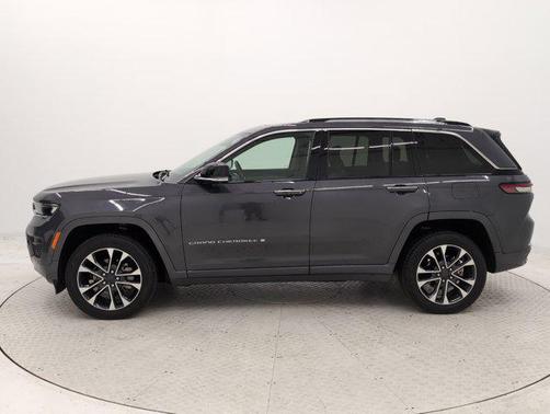 2022 Jeep Grand Cherokee Overland