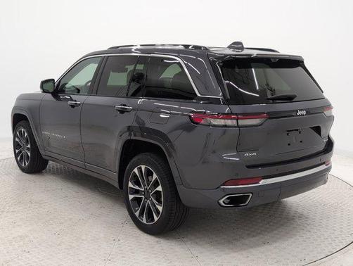 2022 Jeep Grand Cherokee Overland