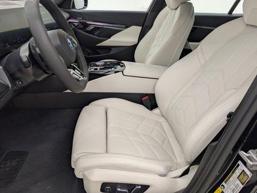 2026 BMW 550e xDrive