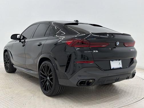 Black Sapphire Metallic 2024 BMW X6 M60i