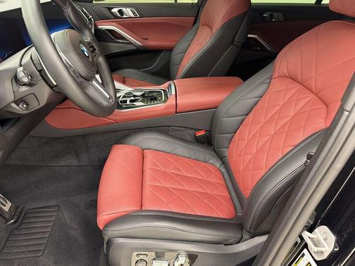 Black Sapphire Metallic 2024 BMW X6 M60i