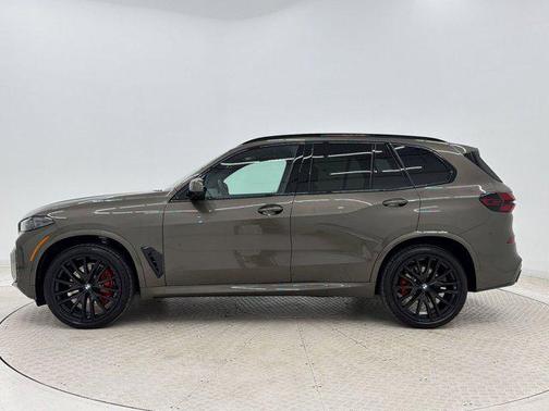 Manhattan Green Metallic 2026 BMW X5 xDrive40i