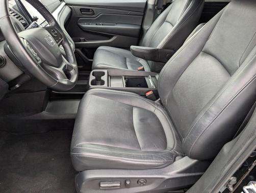 Crystal Black Pearl 2024 Honda Odyssey EX-L
