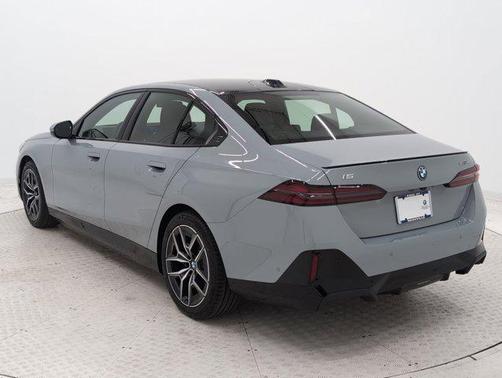 2026 BMW i5 eDrive40