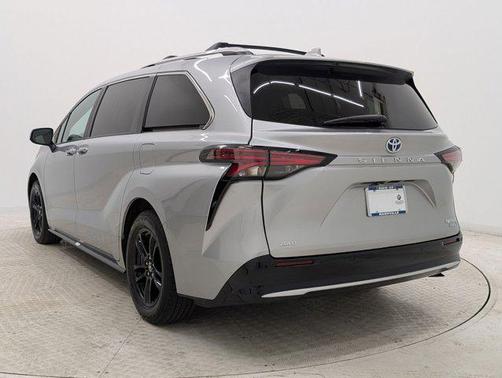 2024 Toyota Sienna Platinum