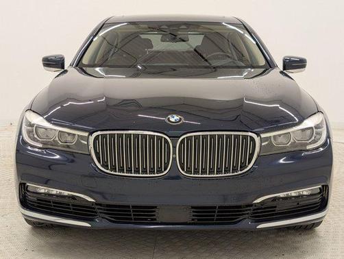 2017 BMW 740 740i