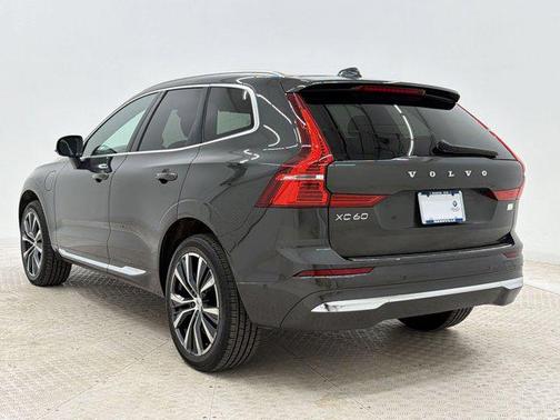 Pine Grey Metallic 2022 Volvo XC60 Recharge Plug-In Hybrid T8 Inscription Expression