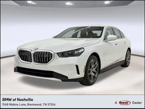 Mineral White Metallic 2024 BMW i5 eDrive40