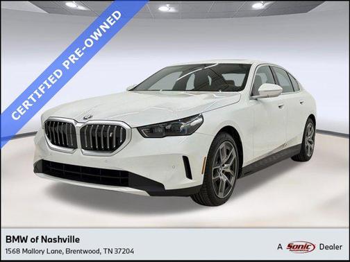 Mineral White Metallic 2024 BMW i5 eDrive40