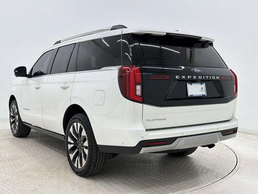 Star White Metallic Tri-Coat 2025 Ford Expedition Platinum