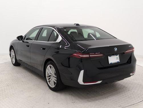 2024 BMW 530 i