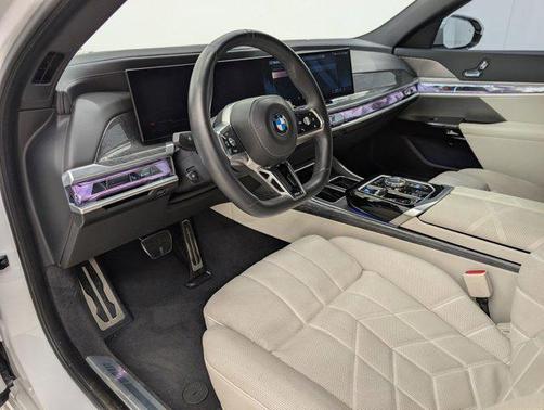 2023 BMW 740 i