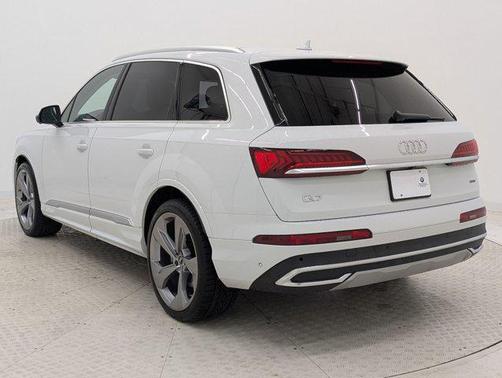 2022 Audi Q7 55 Prestige