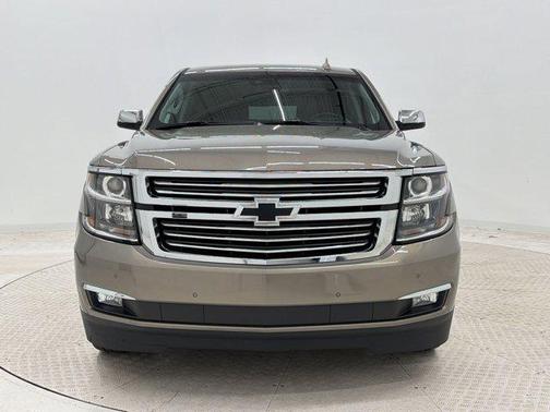 Pepperdust Metallic 2019 Chevrolet Suburban Premier