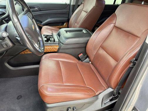 Pepperdust Metallic 2019 Chevrolet Suburban Premier