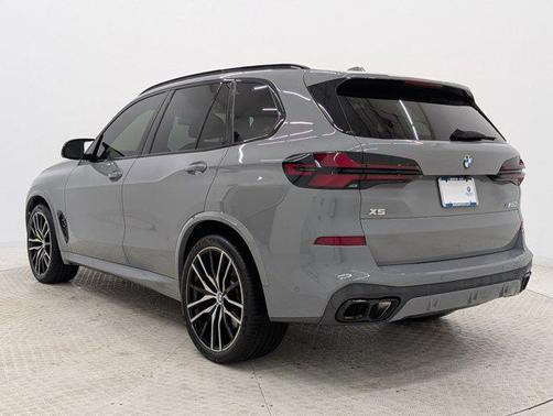 2024 BMW X5 M60i