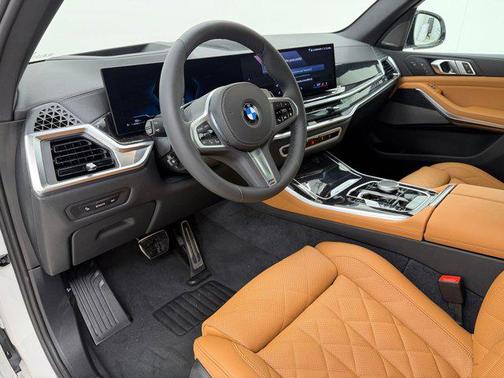 Mineral White Metallic 2026 BMW X5 xDrive40i